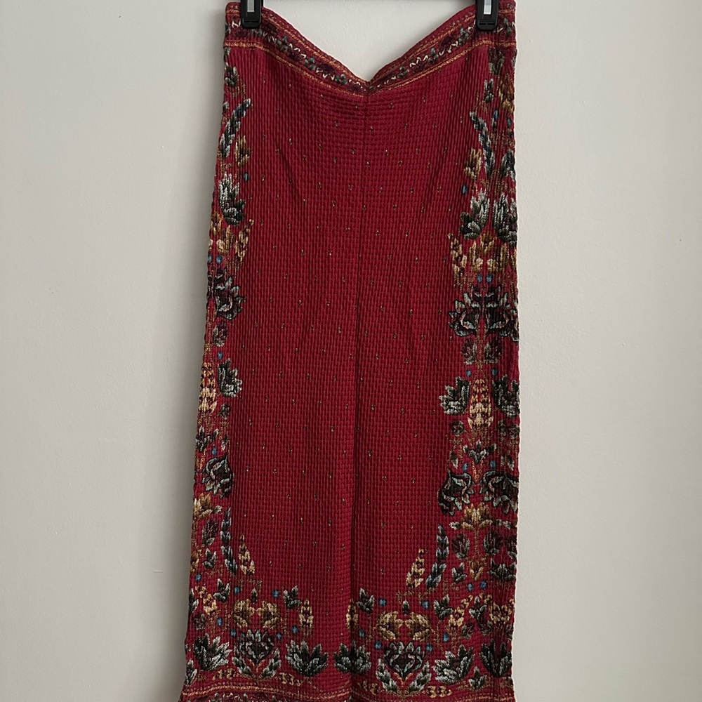 FARM Rio Red Floral Midi Skirt - Picture 2 of 4